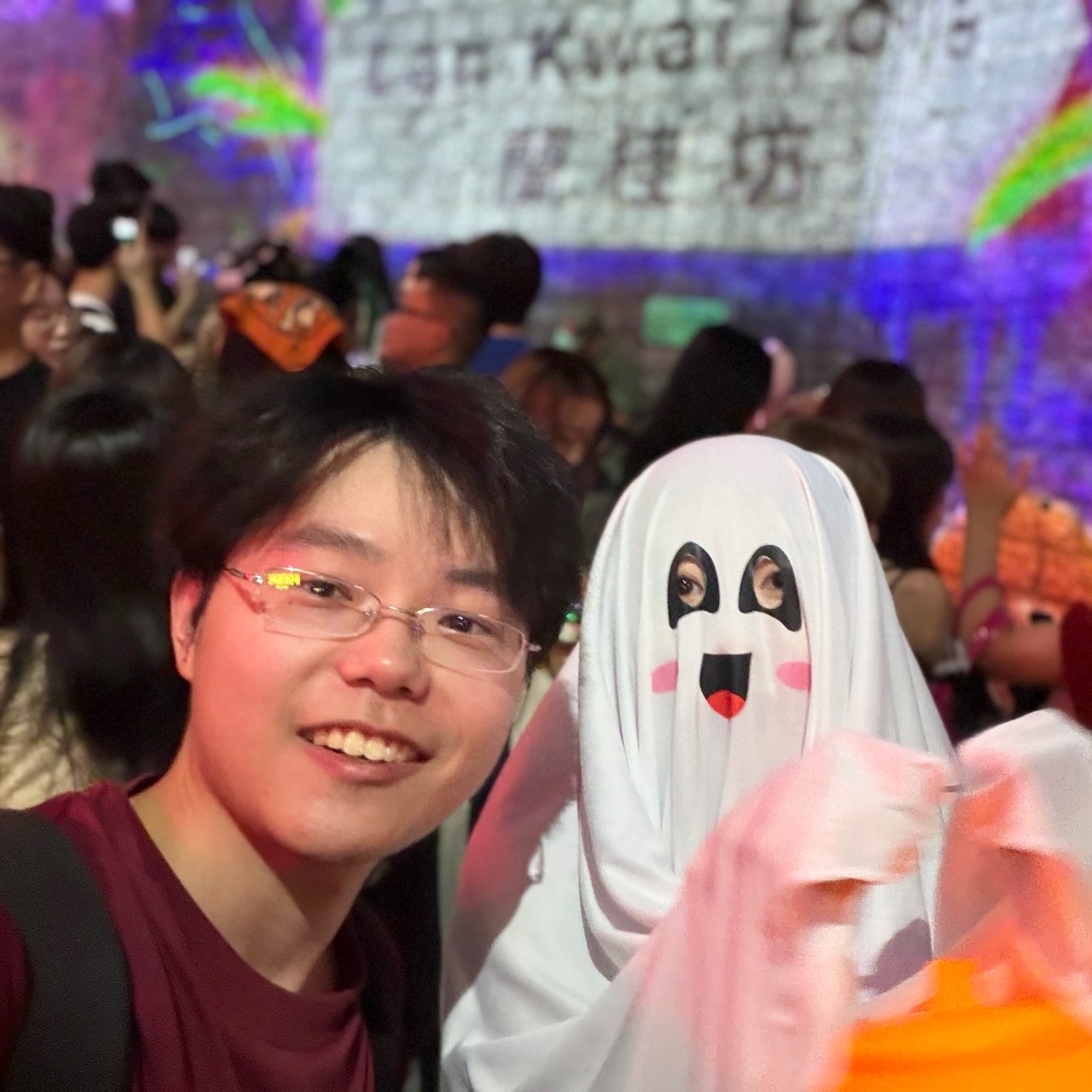 Wanli Xing on the left in a Halloween photo